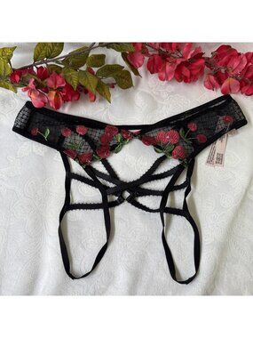 VICTORIA'S SECRET M BLACK EMBROIDERED CHERRY OPEN BOTTOM STRAPPY PANTIES NWT